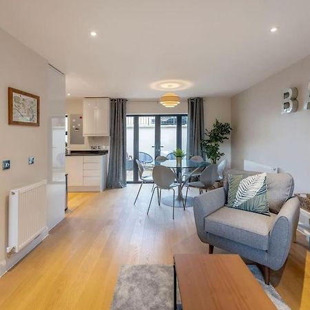 Fantastic 3-Bed House With Parking Villa Bath Buitenkant foto