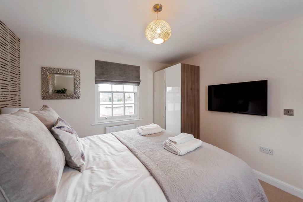 Fantastic 3-Bed House With Parking Villa Bath Buitenkant foto