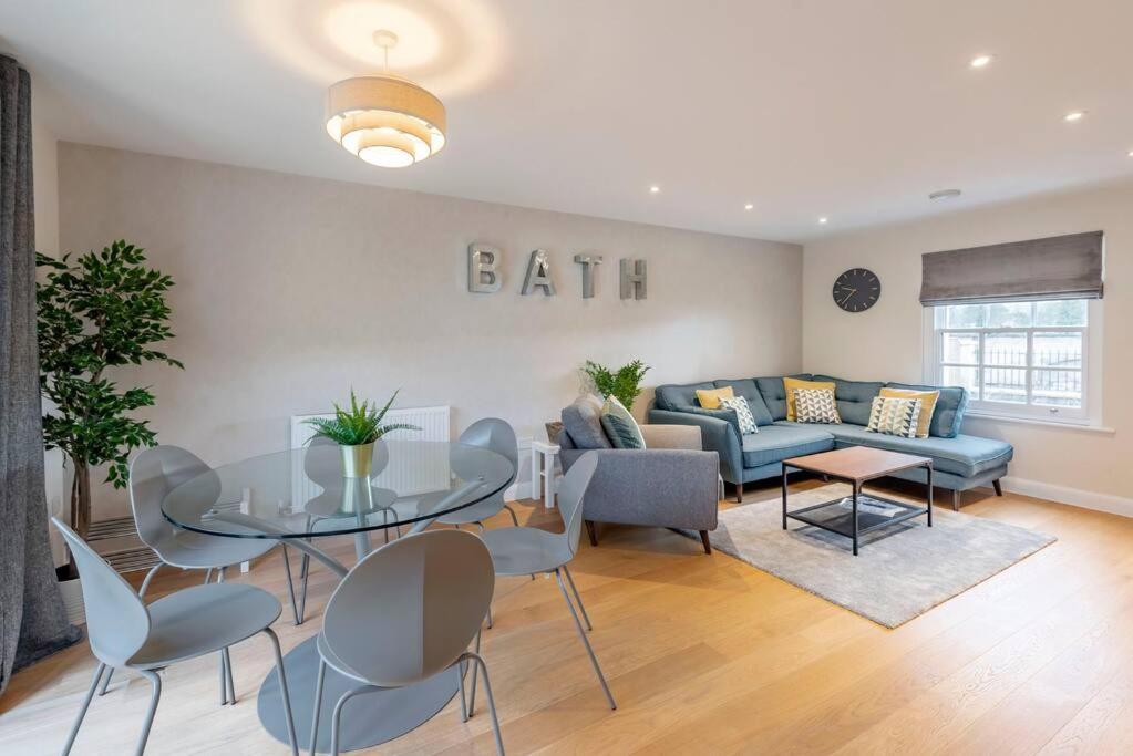 Fantastic 3-Bed House With Parking Villa Bath Buitenkant foto