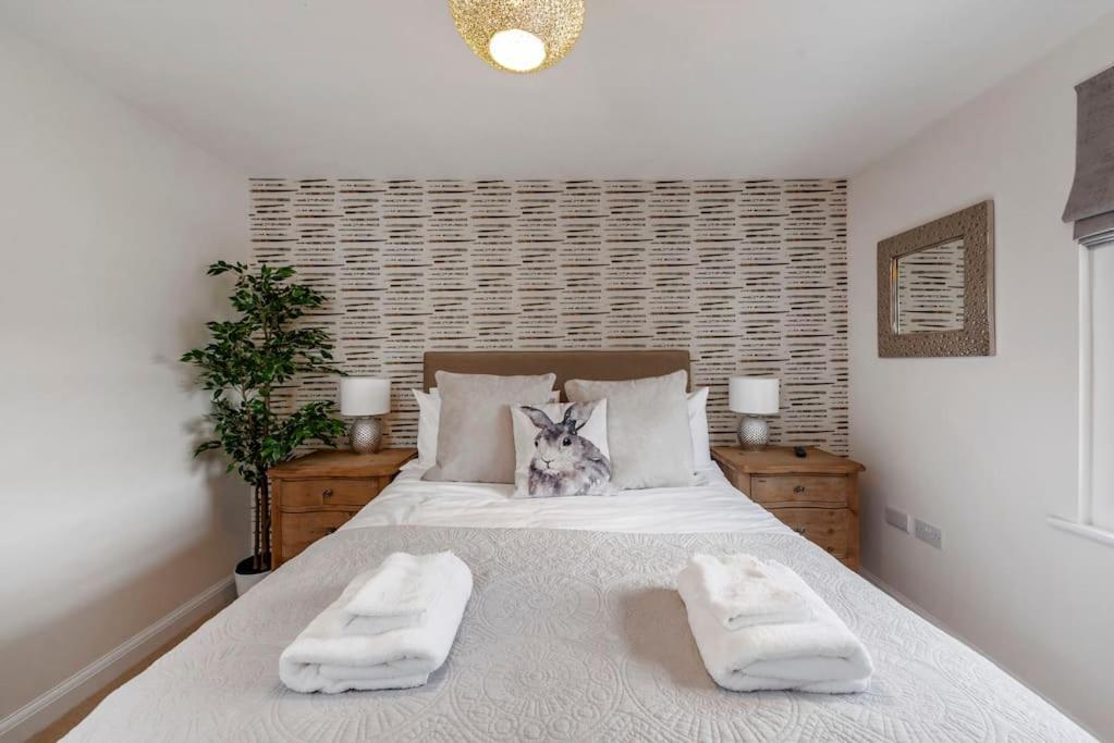 Fantastic 3-Bed House With Parking Villa Bath Buitenkant foto